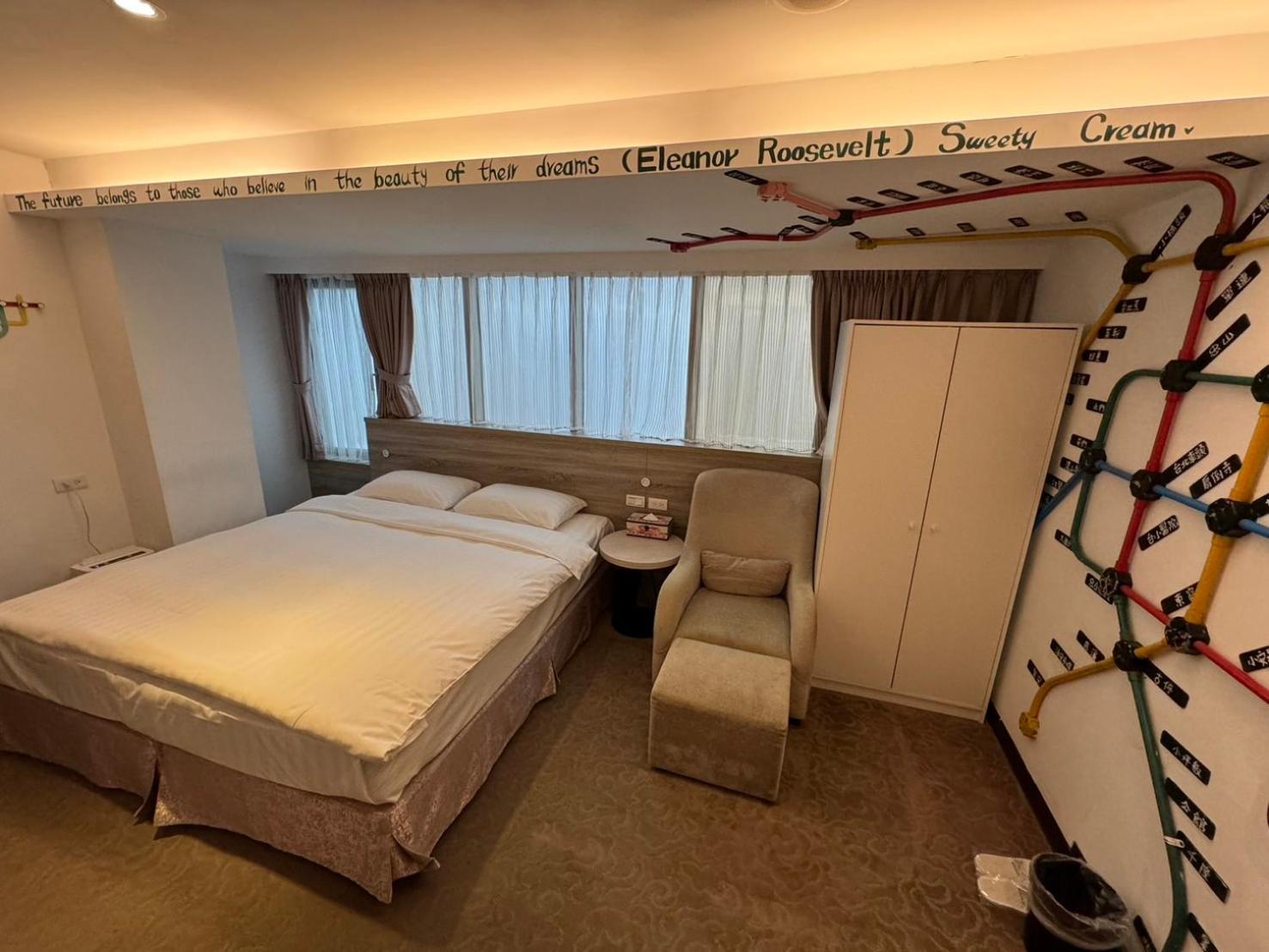 RF Hotel  Linsen Tajpej Buitenkant foto