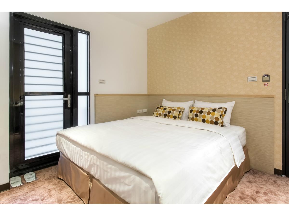 RF Hotel  Linsen Tajpej Buitenkant foto