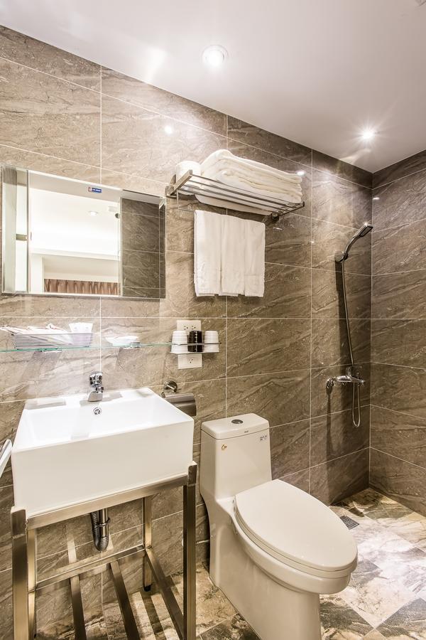 RF Hotel  Linsen Tajpej Buitenkant foto